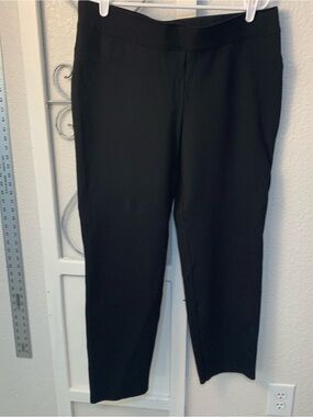 Cropped Ankle Pants in Black